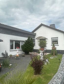 Flammersfeld! Bungalow mit kl. Appartement auf großem Grundstück, Randlage! - Flammersfeld