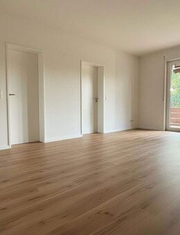 Top-saniert mit neuer Küche - Stilvolle Wohnung in schöner Lage in Heiningen - Heiningen (Baden-Württemberg)