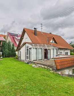 Großzügiges Einfamilienhaus mit Garten, Einliegerwohnung und Scheune - Oberndorf (Neckar)