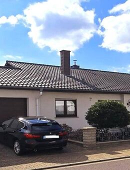 freistehender Zweifamilien-Bungalow inkl. 2 Küchen in Völklingen-Heidstock - Völklingen