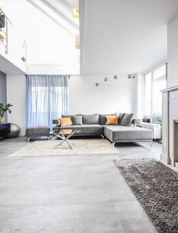 Galeriewohnung im ruhigen Dreiparteienhaus - Düsseldorf