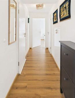 Charmante 2-Zimmer-Wohnung mit Balkon & Einzelgarage - Ihr perfektes Zuhause - Bobingen