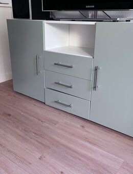 Sideboard mit Mini Reparaturen zu verschenken - München