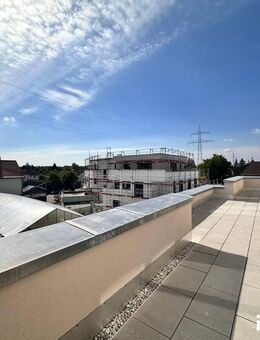 Lichtdurchflutete Penthouse Wohnung mit zwei Dachterrassen! Großzügiges barrierefreies Penthouse! Für Kapitalanleger: degressive Abschreibung - Stadtbergen