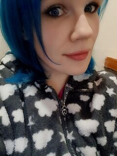 Blue hair blowjob oder handjob