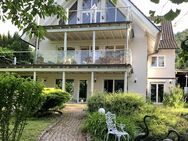 Stilvolle Villa mit weitläufigem Garten, Swimmingpool und traumhaftem Blick auf den See - Bodman-Ludwigshafen