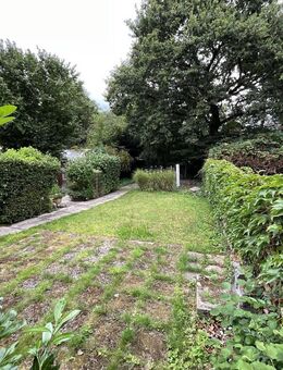 Große Dachgeschosswohnung mit eigenem GARTEN! - Mülheim (Ruhr)