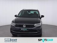 VW Tiguan, 2.0 TDI Move, Jahr 2023 - Uslar