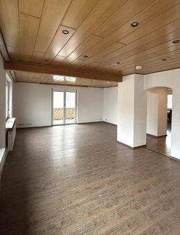 Großzügiges Wohnen auf 2 Etagen in Giengens Südstadt - Giengen (Brenz)