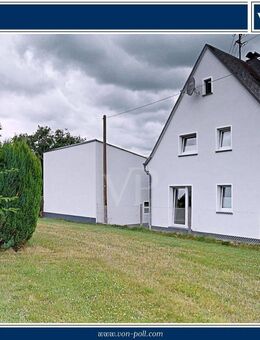 Gemütliches Einfamilienhaus mit großem Garten - Langenfeld (Rheinland-Pfalz)