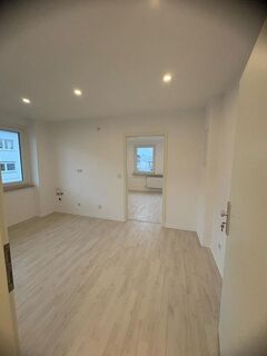 + + + SANIERTE 1 ZKB WOHNUNG FURPACH + + +