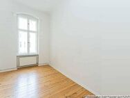 Very well-kept flat with stucco ceilings and wooden floorboards - Berlin