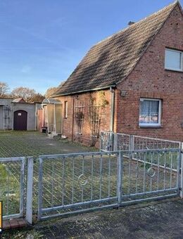 Siedlungshaus mit großem Grundstück in ruhiger Wohnlage - Neustadt-Glewe