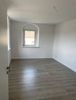 Helle 2-Raum-Wohnung mit optionaler Küche in Mühlau zu mieten! - Mühlau