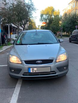 FORD FOCUS 1,6 UNFALLFREI AUS 2 HAND,SCHECKHEFT - Berlin