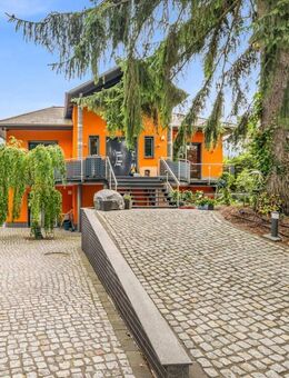 Architektenvilla mit exklusiver Ausstattung, großzügigem Grundstück und Pool - Falkensee
