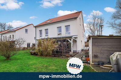 Modernes Wohnen im Doppelhaus: mit sonnigem Gartenparadies in ruhiger Wohnlage