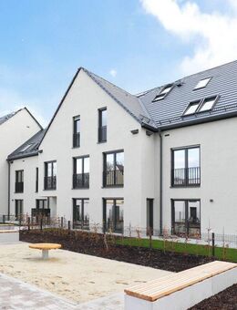 *Ein Zuhause zum Verlieben - Stilvolle 4,5-Zimmer-Dach-Maisonette mit Sonnenloggia zum Erstbezug* - München