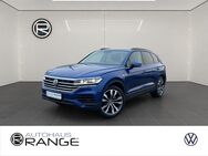 VW Touareg, 3.0 V6 TDI Basis, Jahr 2018 - Fritzlar