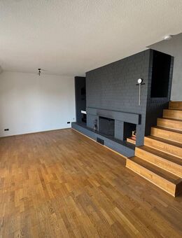 Modernes Wohnen mit außergewöhnlicher Architektur. Mezzanin- Wohnung mit 2 Balkonen in Unterbilk. - Düsseldorf