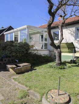 Familienfreundliches, bezugsfreies Einfamilienhaus mit großem Garten und beheiztem Wintergarten - Potsdam