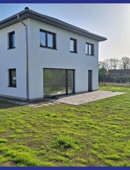 Fertiges Einfamilienhaus mit Garten und Stellplätzen zur Miete - Pößneck