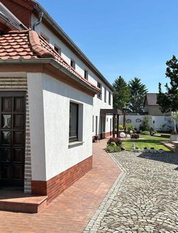 Traumhaft schönes Ein-/Zweifamilienhaus und Gartenhaus auf einem gepflegten Grundstück in Görden - Gröden