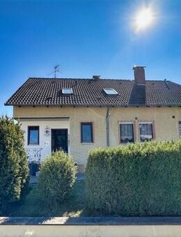 Großzügiges Zweifamilienhaus mit Einliegerwohnung in sonniger Südhanglage - Feuchtwangen