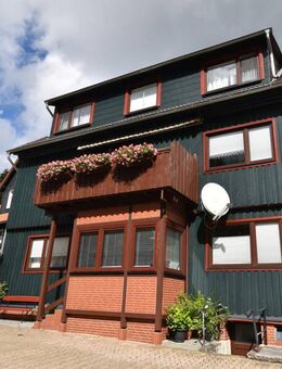 Sehr gepflegtes Ein- Zweifamilienhaus mit Garage, kl. Innenhof und Garten in ruhiger Lage - Walkenried