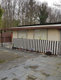 Wohnwagen + festes Vorzelt - Erftstadt