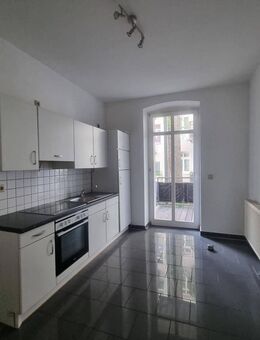 Feel at Home: 2-Zimmer Erdgeschoss mit Balkon & großzügigen 70 m² - Halle (Saale)