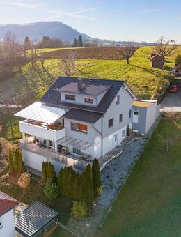 Atemberaubender Weitblick bis zur Burg Hohenneuffen! Wunderschöne Wohnung auf zwei Stockwerken - Neuffen