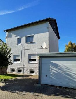 Großes Zweiparteinhaus in Elmschenhagen-Süd - Kiel