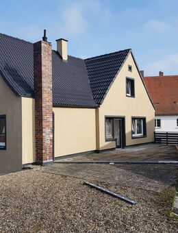 Zweifamilienhaus mit Platz, Komfort & Naturidylle - Dürrwangen