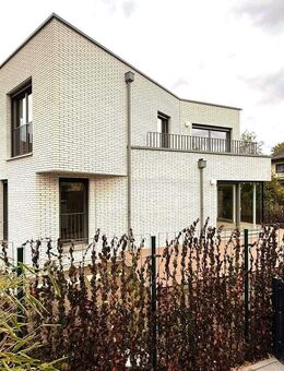 ***Edle, freistehende Stadtvilla mit Tiefgarage in Bestlage Dachau Süd*** - Dachau