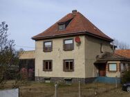 Zweifamilienhaus auf großem Grundstück, mit Nebengelass und großer Garage - Löwenberger Land