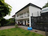 Modernes, einseitig angebautes Einfamilienhaus mit Balkon, Terrasse, Süd-West-Garten, Weitsicht - Bad Honnef