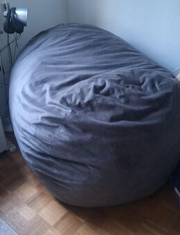 Charlie & Finn DER GRÖSSTE SITZSACK EUROPAS - Essen