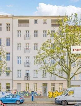 IMMOBERLIN.DE - Sehr ansprechende Wohnung mit Westloggia + Dachterrassenpotential in angenehmer Lage - Berlin