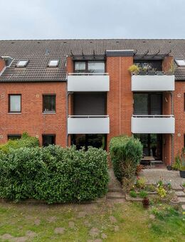 Vermietete Dachgeschosswohnung mit Terrasse und PKW-Stellplatz in Lübeck - Lübeck