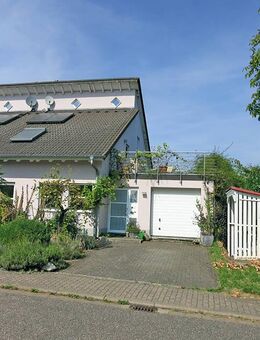 *Preisreduzierung* Besondere Doppelhaushälfte mit Split-Level-Architektur und Waldblick - Zweibrücken