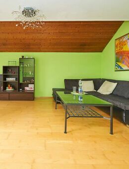 Gemütlich leben - 3-Zimmer-Wohnung mit Charme, Balkon & TG-Stellplatz OHNE KÄUFERPROVISION! - Freiberg (Neckar)