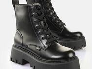Buffalo ASPEN LACE UP Schnürboots, Plateauboots, Schnürboots, Freizeitschuh mit markanter Profilsohle