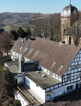 Historisches Baudenkmal und Freiflächen zur gewerblichen oder privaten Nutzung - Gummersbach