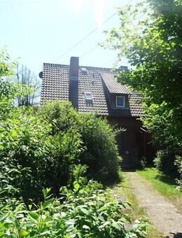 Einfamilienhaus mit Einliegerwohnung großes Grundstück mit Baumbestand - Reppenstedt