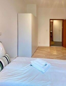 Modern eingerichtete 4,5-Zimmer-Wohnung für WGs, Firmen, Internationals - Karlsruhe