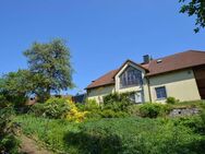 1-2-Fam.-Hs. inkl. 1-Zi.-ELW mit 3 Bädern, sehr gr. eingewachsenem Garten u. Weitblick in Brennberg - Brennberg