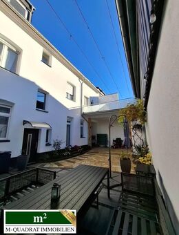 Gepflegtes Dreifamilienhaus in zentraler Lage - Grafschaft