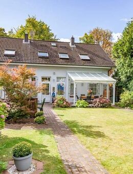 Wie aus dem Bilderbuch: "Ensemblegeschütztes Zweifamilienhaus mit traumhaftem Gartenbereich" - Hamburg