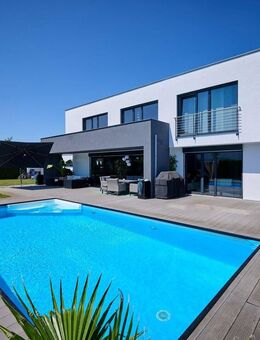 Exklusives Zuhause für Familien: Pool, Grundwasserwärmepumpe, Solarthermie & Effizienzklasse A+ - Parkstetten
